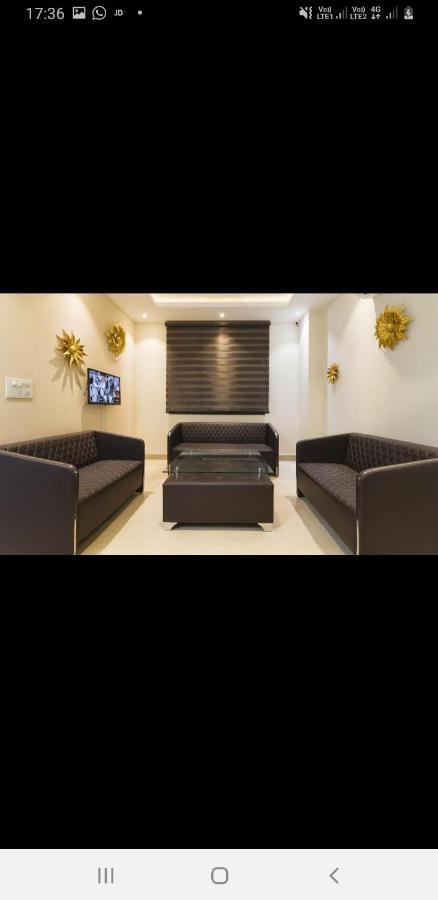 Aval International Hotel คูร์เคาน์ ภายนอก รูปภาพ
