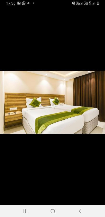 Aval International Hotel คูร์เคาน์ ภายนอก รูปภาพ